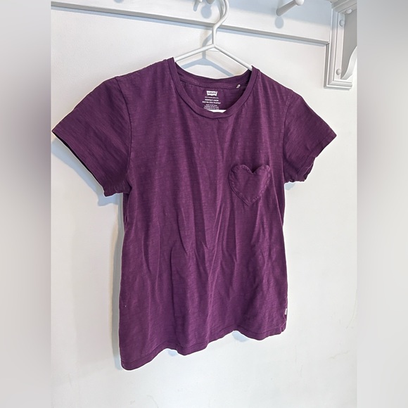 Levi’s tee with heart shaped chest pocket - Picture 4 of 4